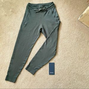 Lululemon Men's M Engineered Warmth Jogger